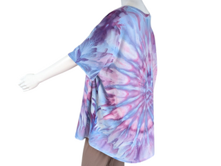 Women's 3XL Tie-dye V-Neck Spiral Top