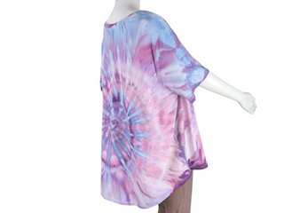 Women's 3XL Tie-dye V-Neck Spiral Top