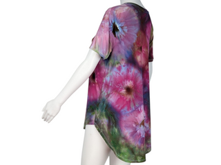 Women's Medium Tie-dye V-Neck Top
