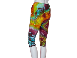 Women's Medium Tie-dye Capri Leggings