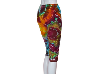 Women's Medium Tie-dye Capri Leggings