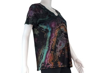 Women's Small Reverse Tie-dye V-Neck T-Shirt