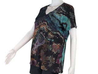 Women's Small Reverse Tie-dye V-Neck T-Shirt