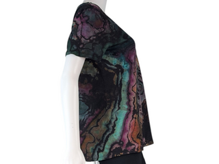 Women's Small Reverse Tie-dye V-Neck T-Shirt