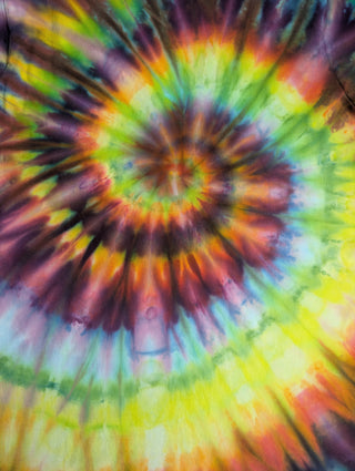 Men's Medium Spiral Tie-dye T-Shirt
