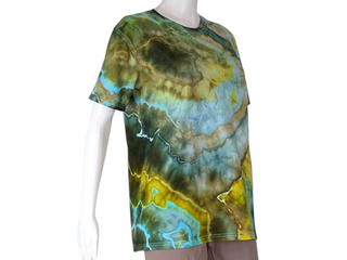 Women's Small Tie-Dye T-Shirt