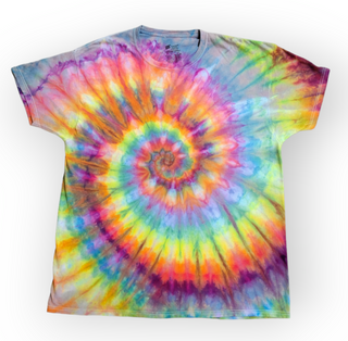 Men's XL Rainbow Spiral T-Shirt